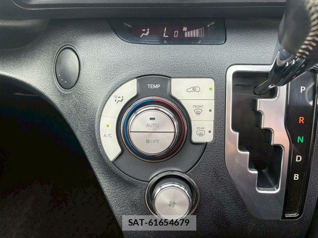 Toyota SIENTA 2016-04 7330121-12
