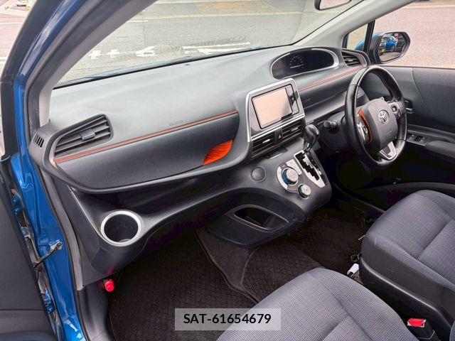 Toyota SIENTA 2016-04 7330121-2
