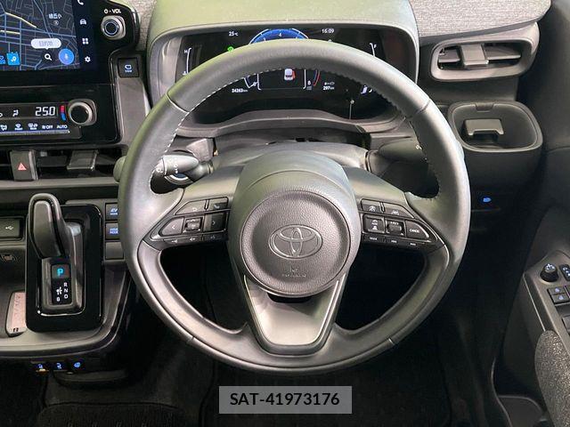 Toyota SIENTA 2024-01 7330103-12