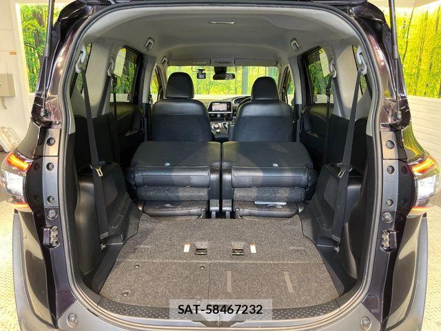 Toyota SIENTA 2017-10 7330116-10