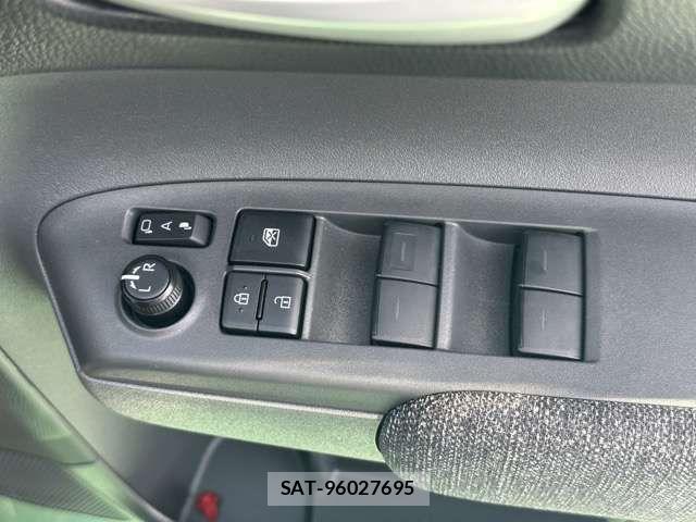 Toyota SIENTA 2025-06 7330105-13
