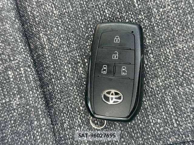 Toyota SIENTA 2025-06 7330105-14