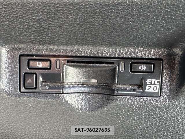 Toyota SIENTA 2025-06 7330105-16