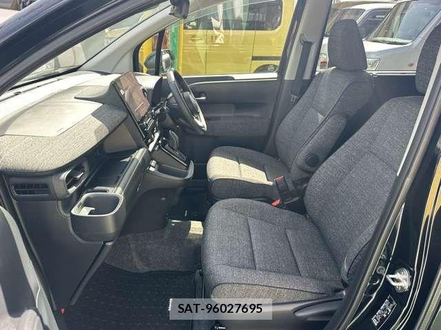 Toyota SIENTA 2025-06 7330105-2