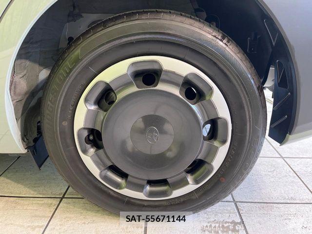 Toyota SIENTA 2023-08 7330102-13