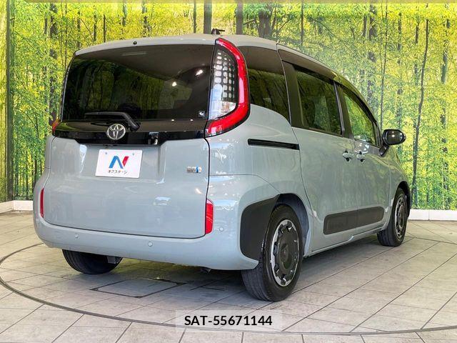 Toyota SIENTA 2023-08 7330102-17