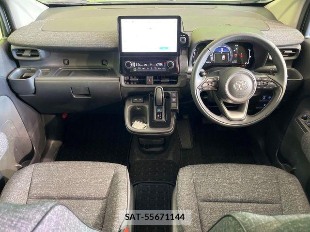 Toyota SIENTA 2023-08 7330102-1