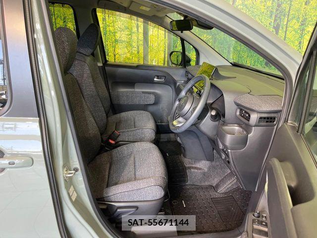 Toyota SIENTA 2023-08 7330102-7
