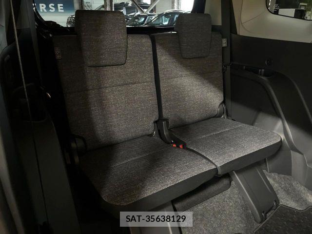 Toyota SIENTA 2023-12 7330109-10