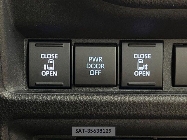 Toyota SIENTA 2023-12 7330109-6