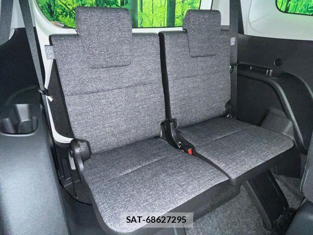 Toyota SIENTA 2023-05 7330110-9