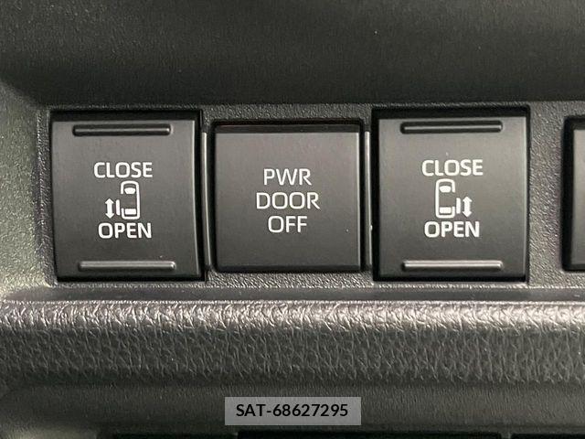 Toyota SIENTA 2023-05 7330110-2