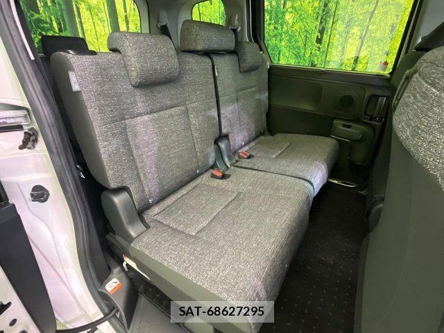 Toyota SIENTA 2023-05 7330110-8