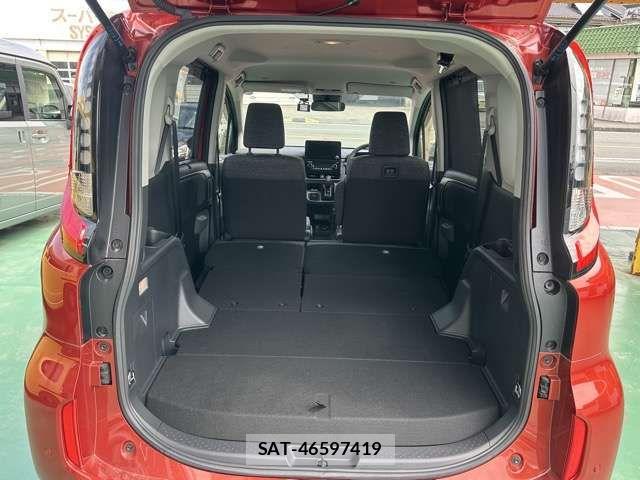 Toyota SIENTA 2024-03 7330111-10