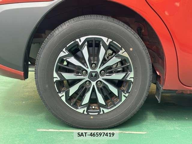 Toyota SIENTA 2024-03 7330111-12