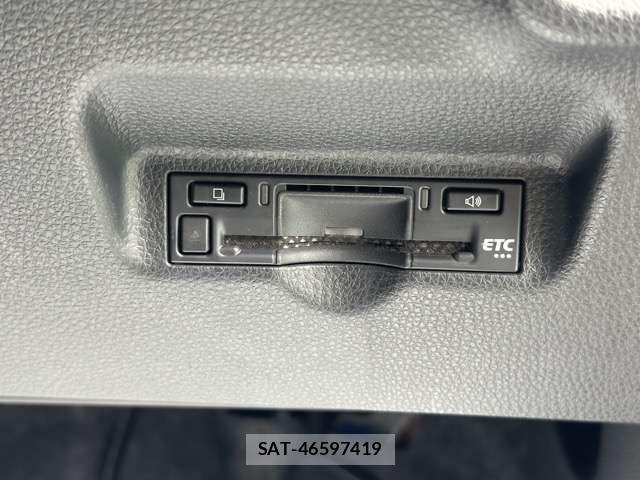 Toyota SIENTA 2024-03 7330111-15