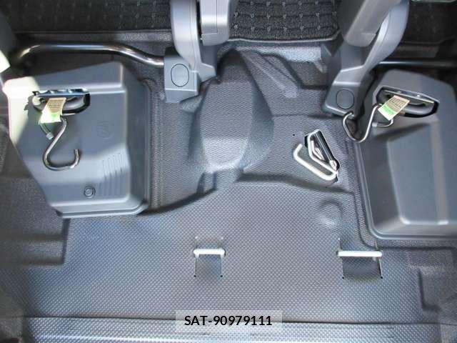 Toyota SIENTA 2026-05 7330097-15