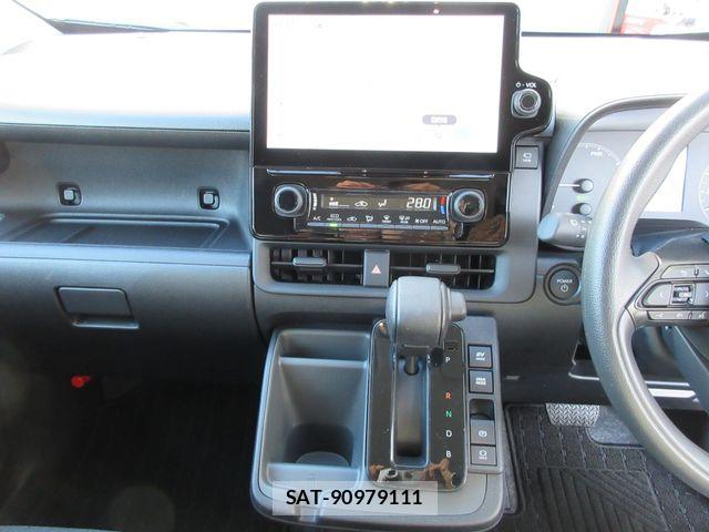 Toyota SIENTA 2026-05 7330097-23