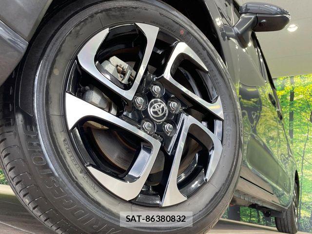 Toyota SIENTA 2022-08 7330107-12