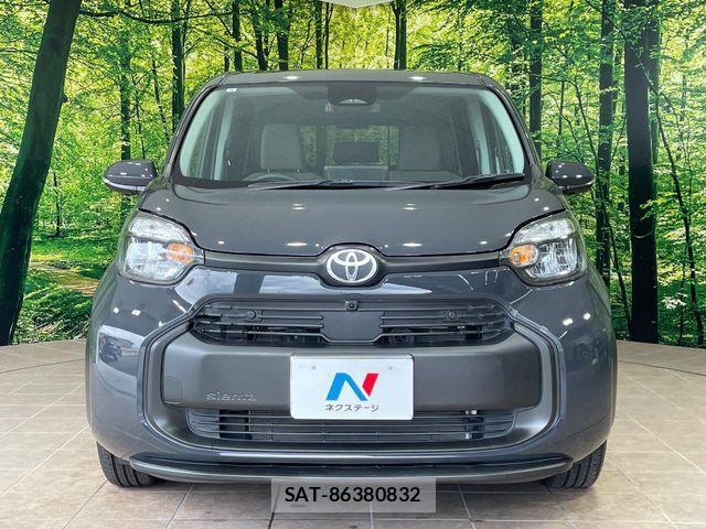 Toyota SIENTA 2022-08 7330107-13