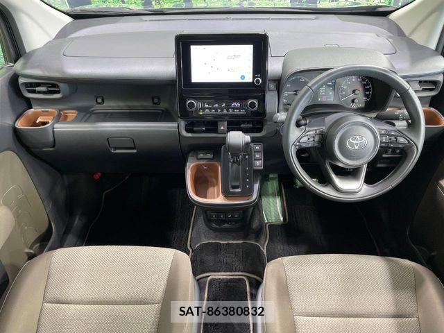Toyota SIENTA 2022-08 7330107-1