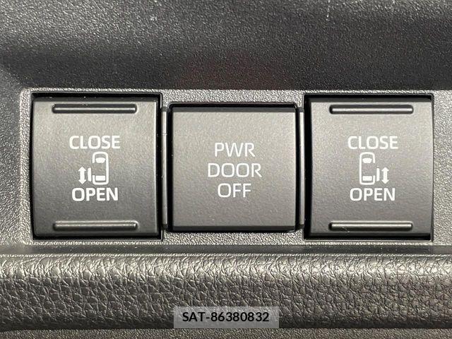 Toyota SIENTA 2022-08 7330107-4