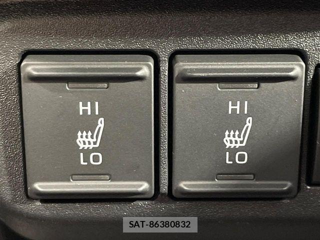 Toyota SIENTA 2022-08 7330107-5