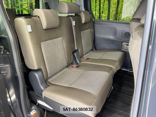 Toyota SIENTA 2022-08 7330107-7