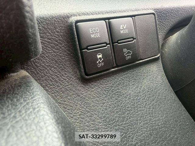Toyota SIENTA 2018-06 7330118-12
