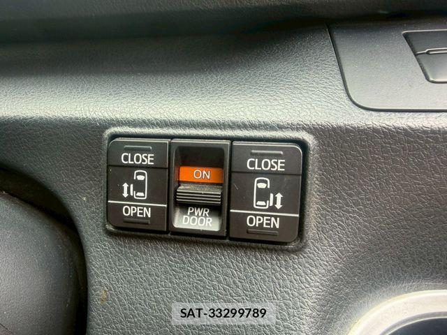 Toyota SIENTA 2018-06 7330118-13