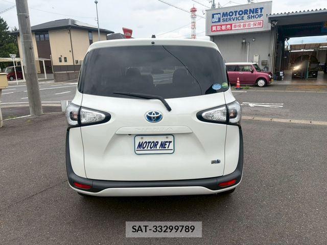 Toyota SIENTA 2018-06 7330118-17