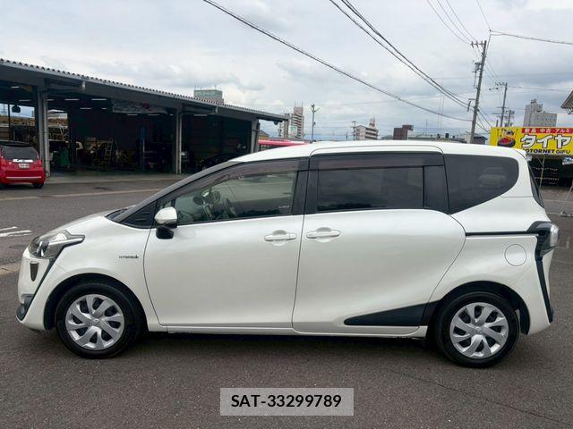 Toyota SIENTA 2018-06 7330118-19