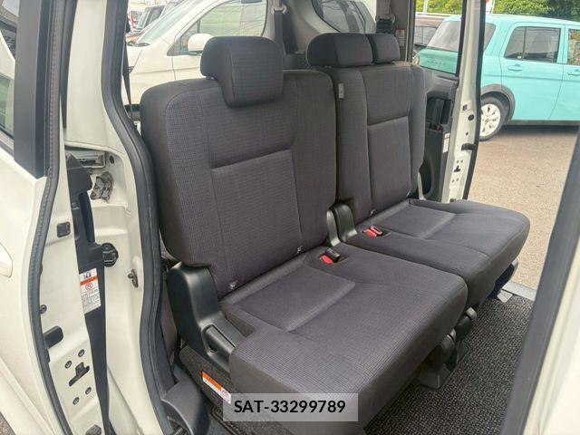 Toyota SIENTA 2018-06 7330118-25