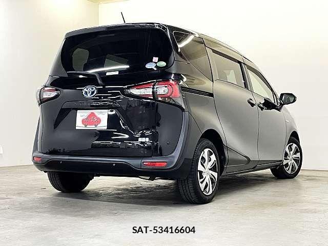 Toyota SIENTA 2019-08 7330114-2