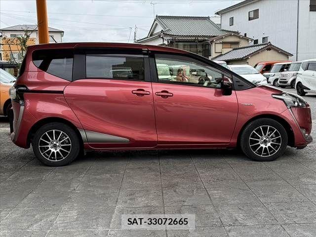 Toyota SIENTA 2016-03 7330120-10