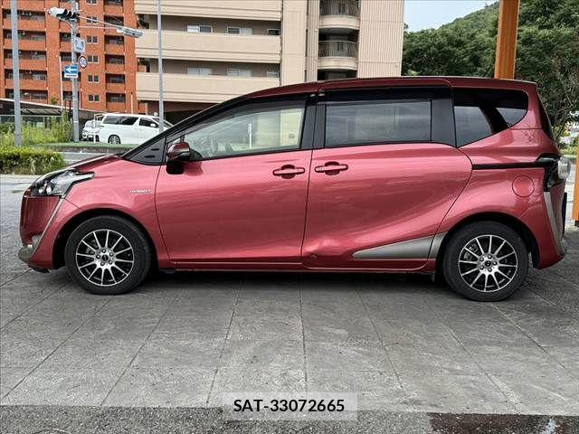 Toyota SIENTA 2016-03 7330120-11