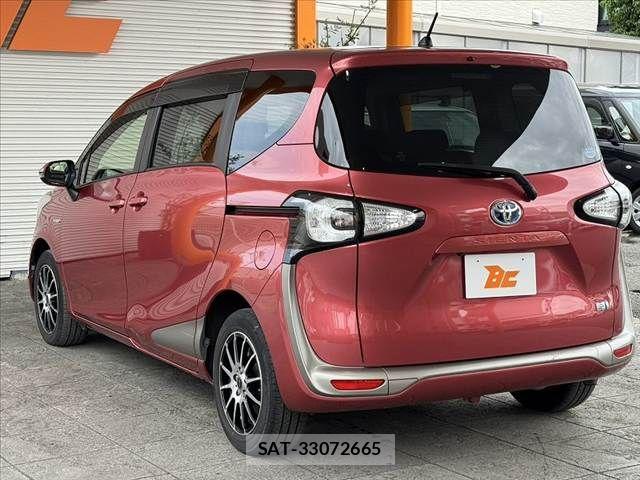 Toyota SIENTA 2016-03 7330120-14