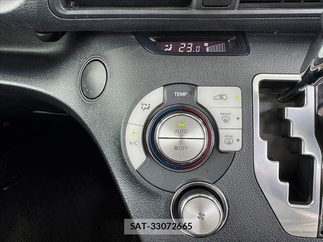 Toyota SIENTA 2016-03 7330120-21