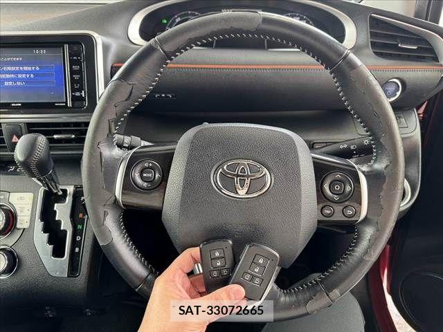 Toyota SIENTA 2016-03 7330120-6