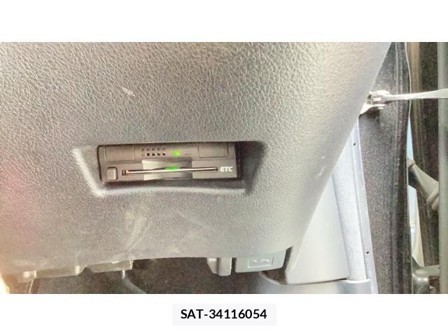 Toyota SIENTA 2015-09 7330122-15