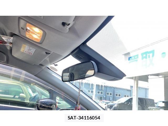 Toyota SIENTA 2015-09 7330122-17