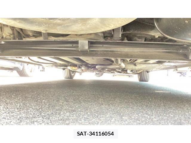 Toyota SIENTA 2015-09 7330122-6