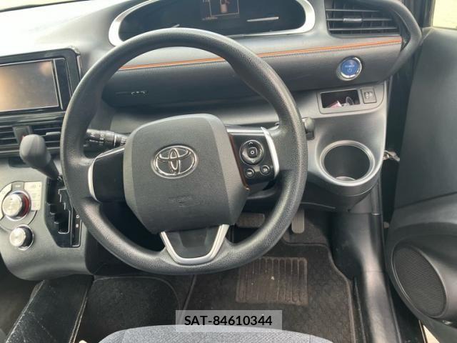 Toyota SIENTA 2015-08 7330124-11