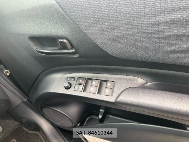 Toyota SIENTA 2015-08 7330124-13
