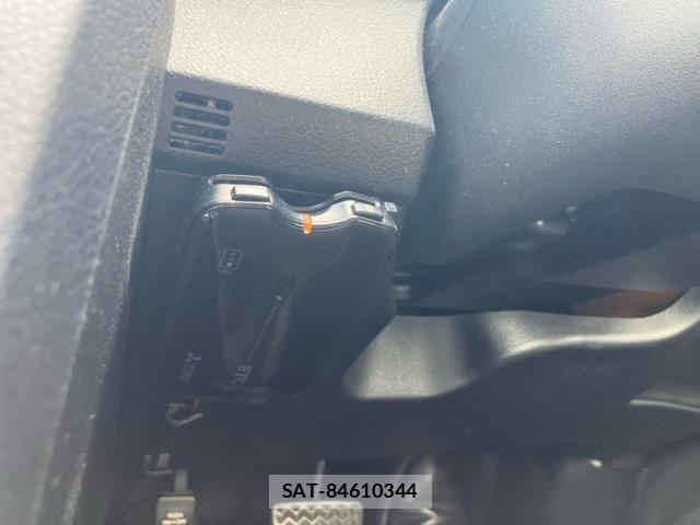 Toyota SIENTA 2015-08 7330124-18