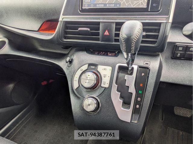 Toyota SIENTA 2021-04 7330119-12