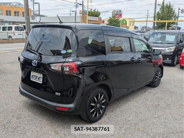 Toyota SIENTA 2021-04 7330119-1