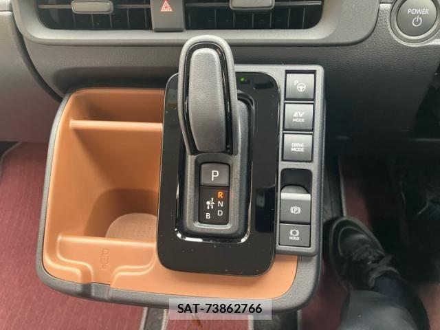 Toyota SIENTA 2025-09 7330087-11