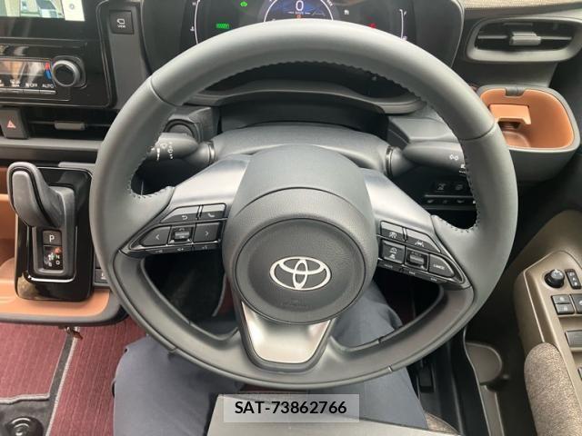 Toyota SIENTA 2025-09 7330087-12