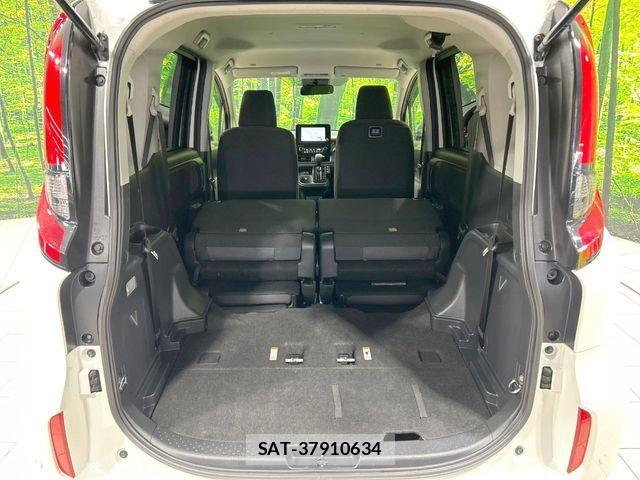 Toyota SIENTA 2023-04 7330108-10